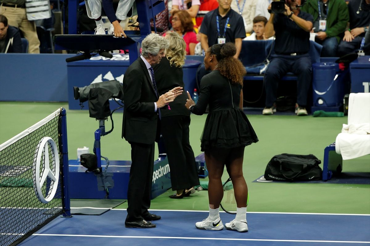 Serena Williamsa 17 bin dolar ceza Serena Williamsa 17 bin dolar ceza